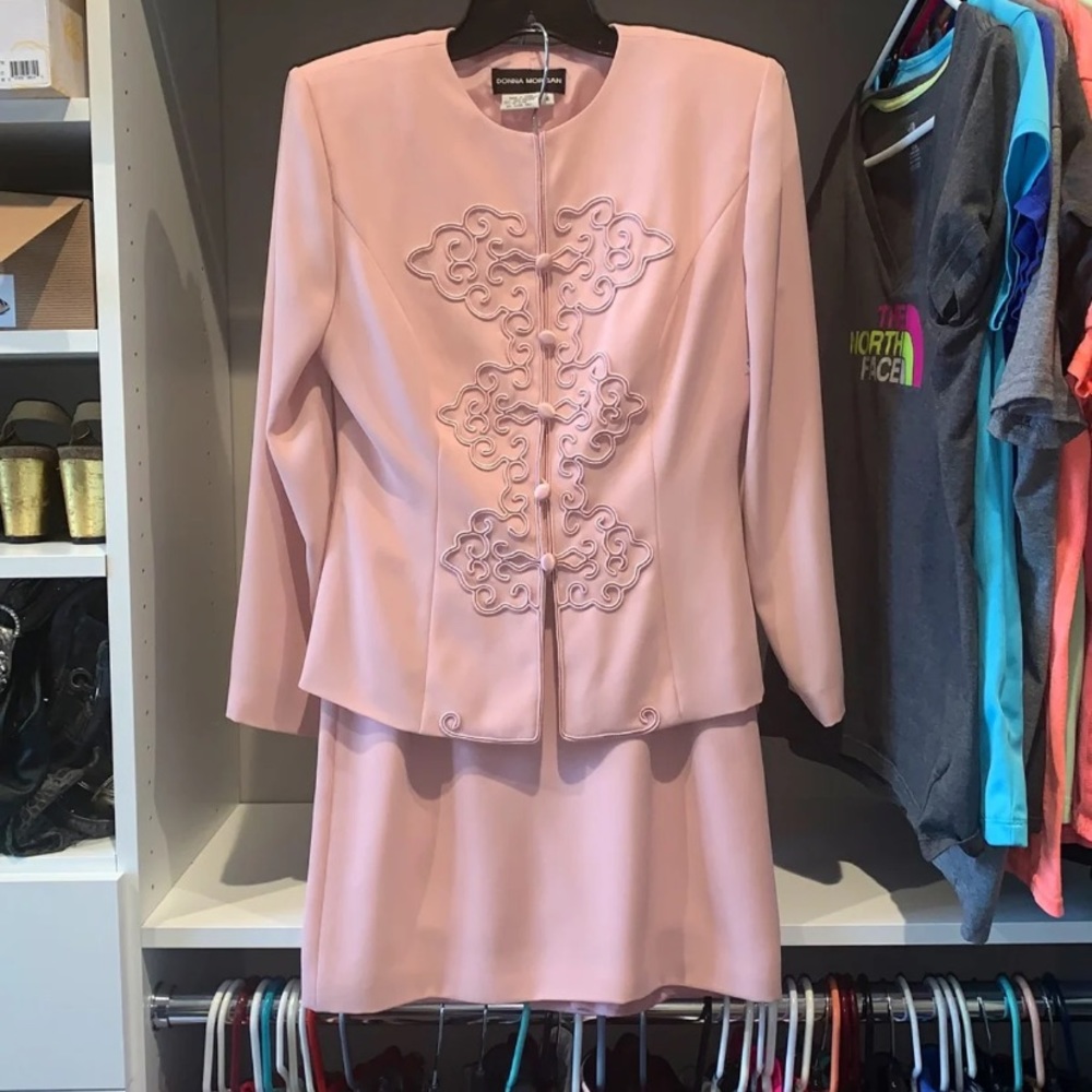 Donna Morgan suit size 4 excellent condition